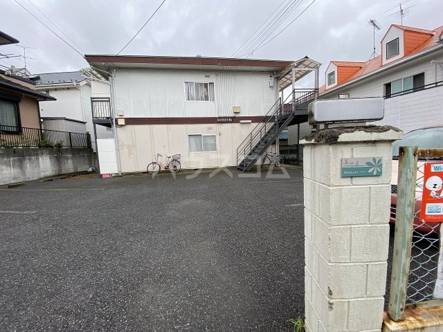 28/30 エントランス