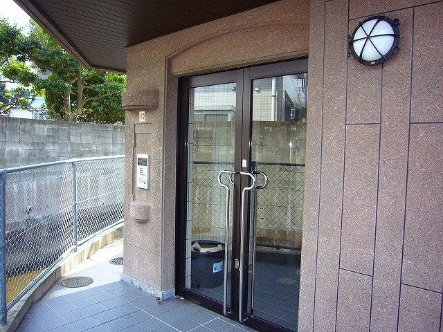 14/19 エントランス