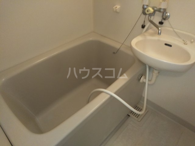 16/30 浴室