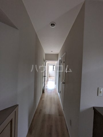 27/30 エントランス