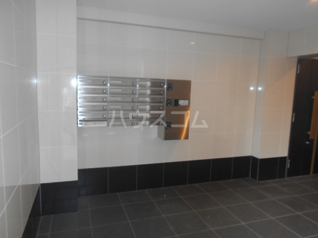 22/25 エントランス