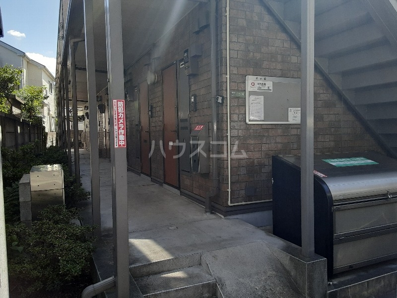 23/30 エントランス