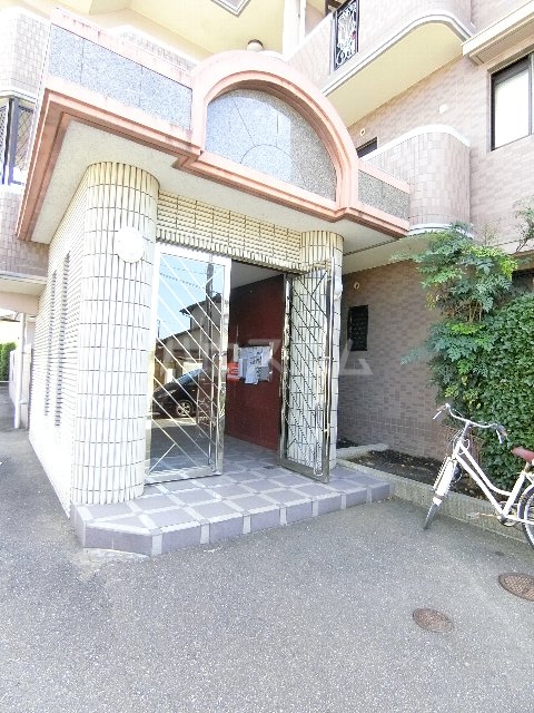 17/20 エントランス