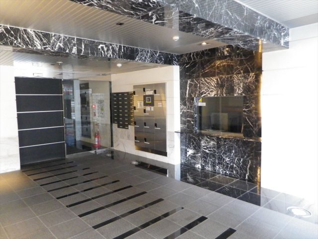 3/8 エントランス