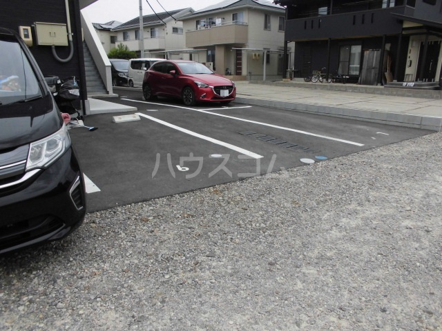 26/30 駐車場