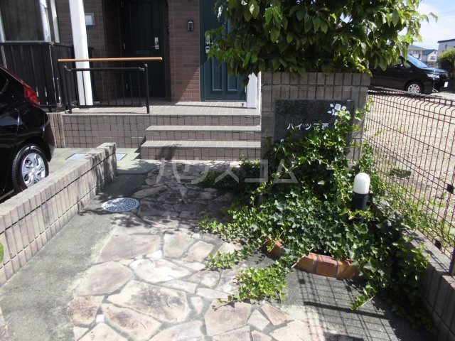 21/29 エントランス