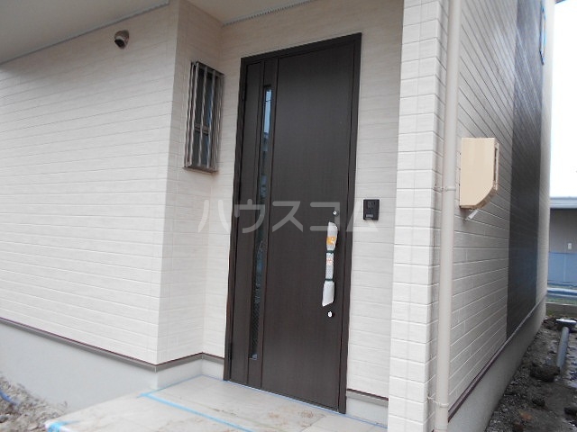 18/26 エントランス