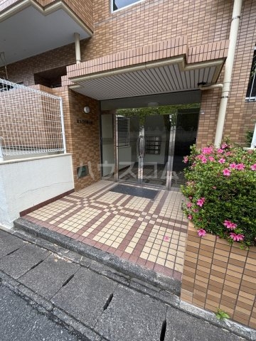 2/4 エントランス