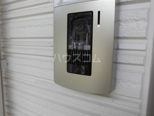 18/27 エントランス