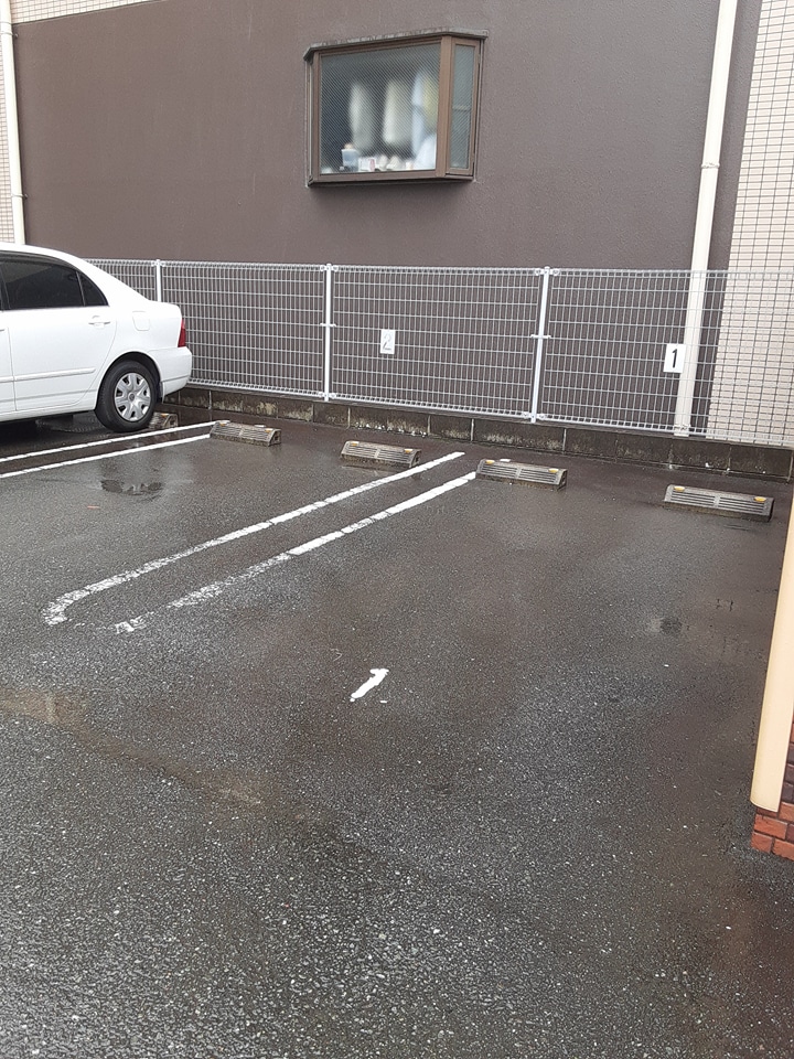 25/30 駐車場