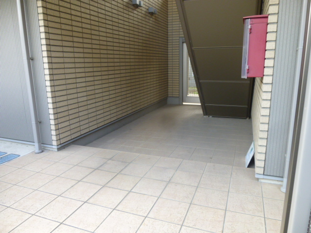 19/26 エントランス