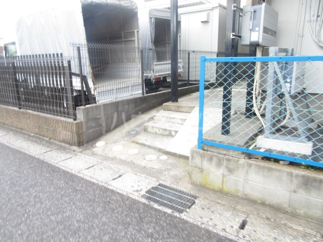 14/16 エントランス