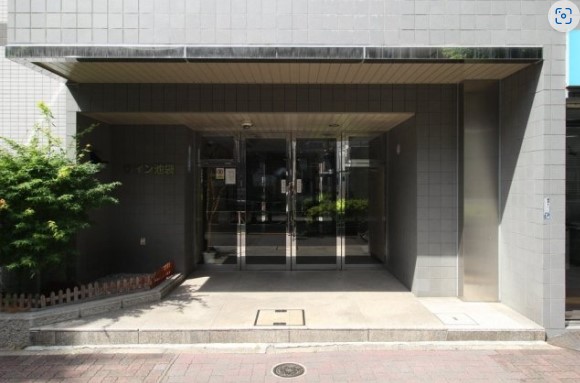 18/24 エントランス