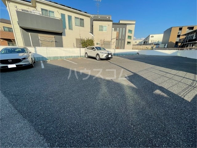 26/30 駐車場
