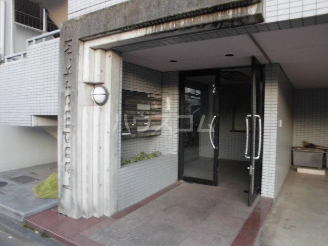 14/22 エントランス