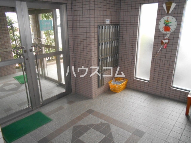 18/26 エントランス