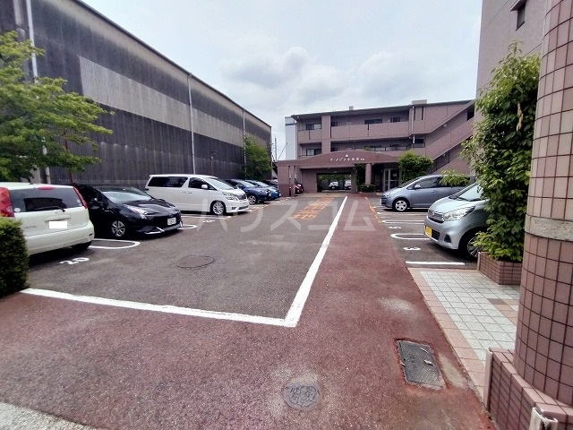 20/28 駐車場