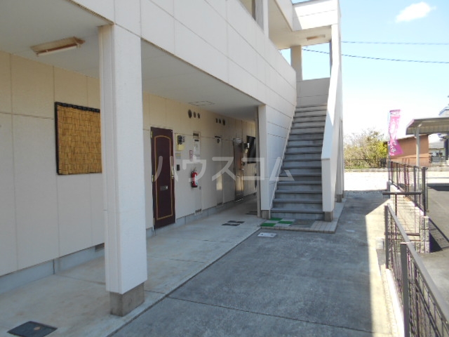 22/30 エントランス