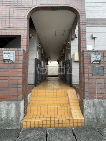 22/30 エントランス