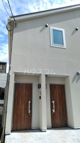 19/27 エントランス