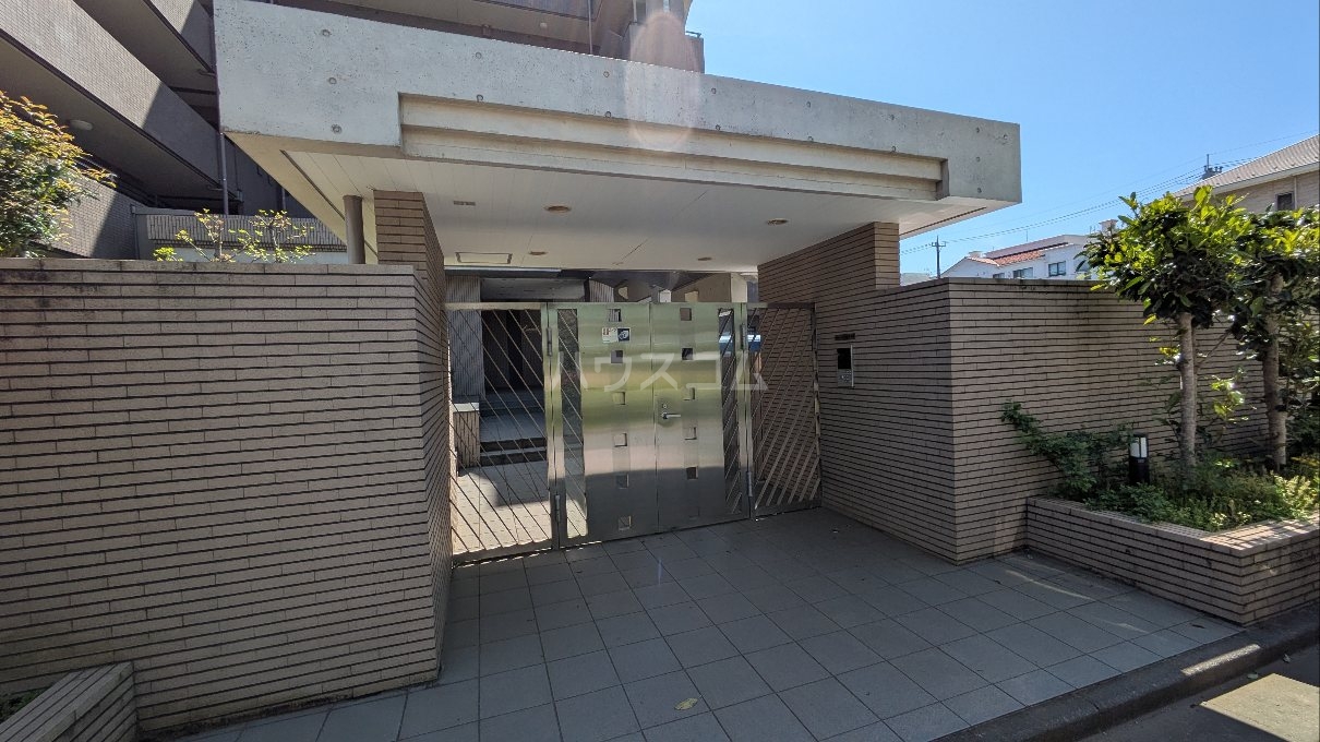 19/29 エントランス