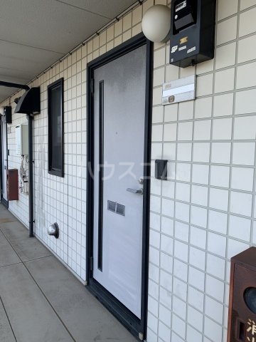 21/30 エントランス