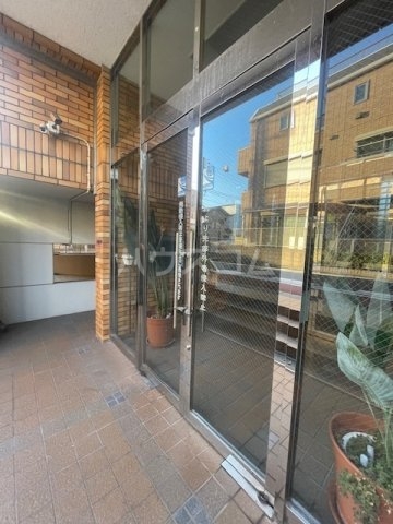 24/26 エントランス