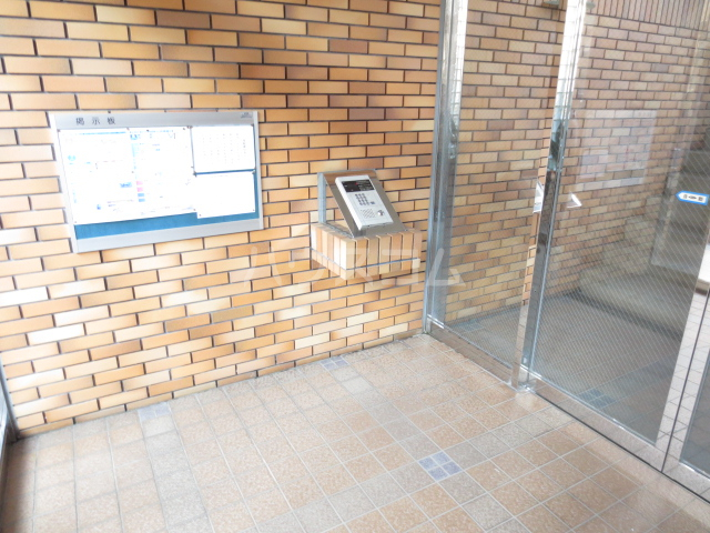 20/22 エントランス