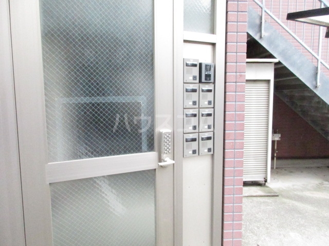 15/22 エントランス