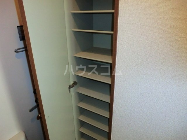 17/27 エントランス