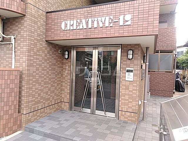 18/25 エントランス