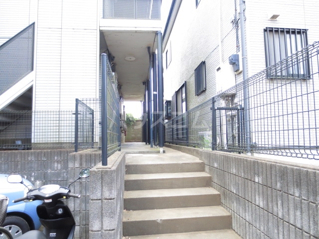 18/28 エントランス