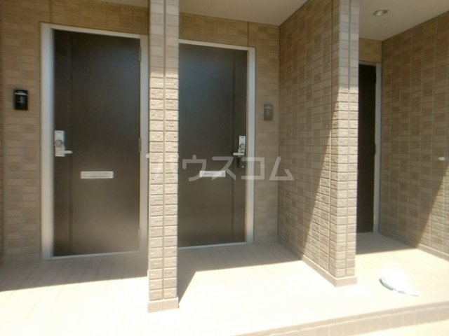 27/30 エントランス