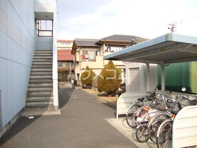 15/23 エントランス