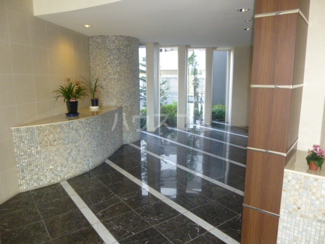 14/15 エントランス