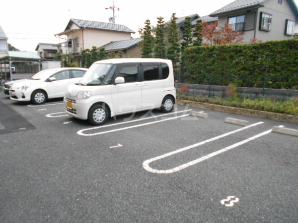 17/25 駐車場