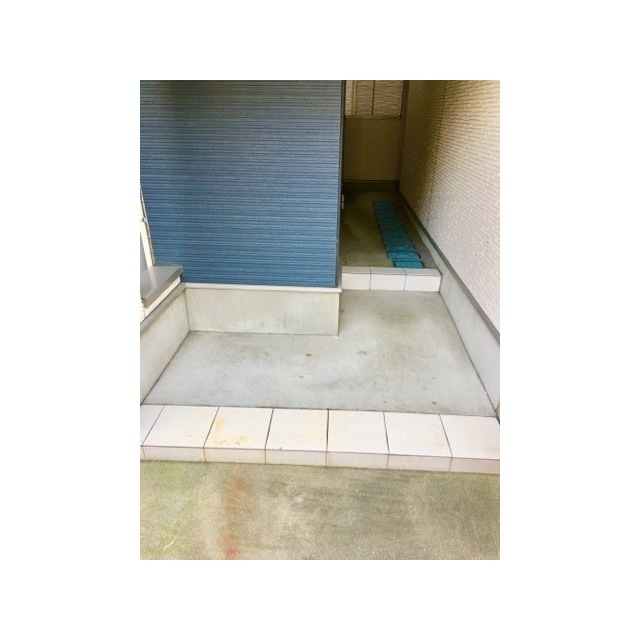 16/21 エントランス