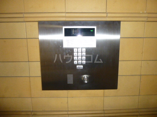 18/26 エントランス
