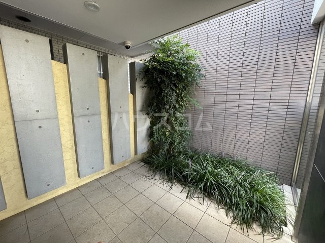 25/30 エントランス