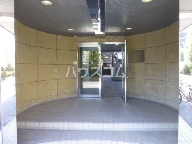 2/5 エントランス