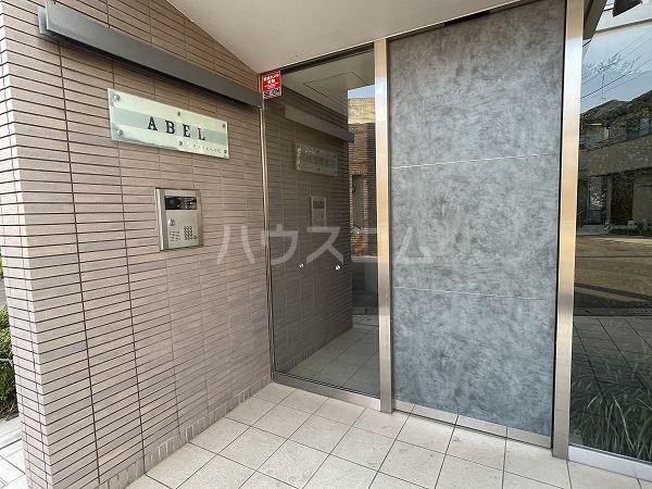 24/30 エントランス