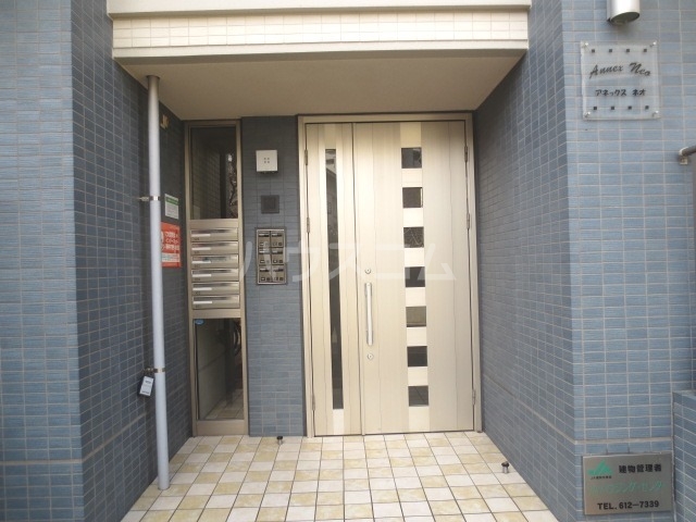 28/30 エントランス