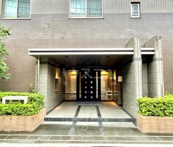 22/30 エントランス