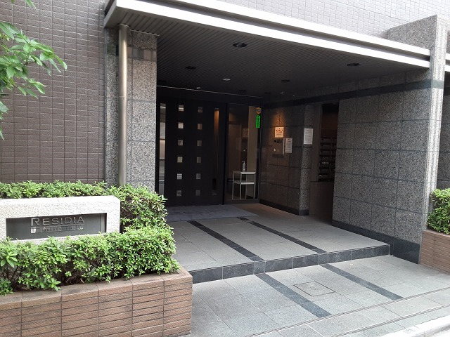 28/30 エントランス