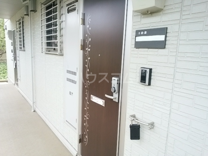 26/30 エントランス
