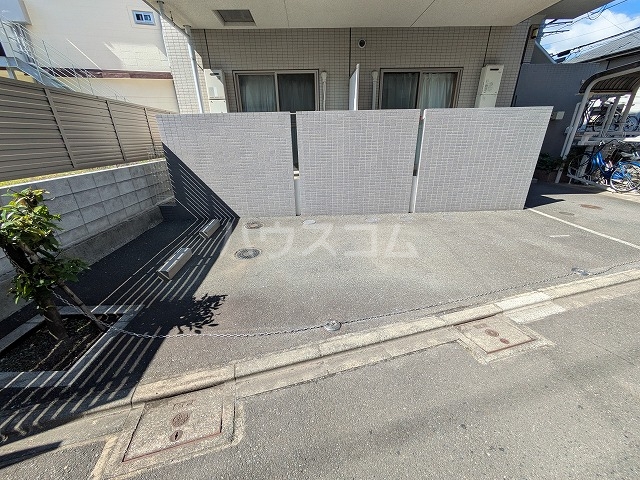 24/27 駐車場