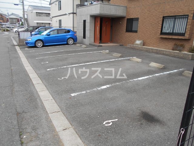 17/25 駐車場