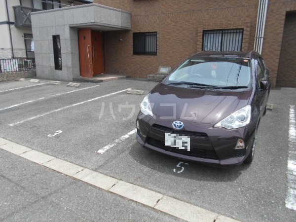 21/29 駐車場