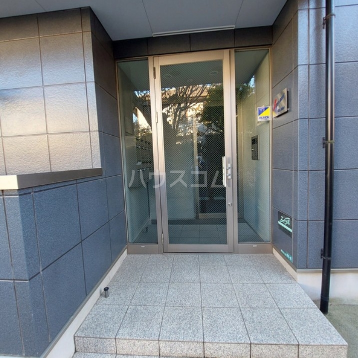 15/19 エントランス