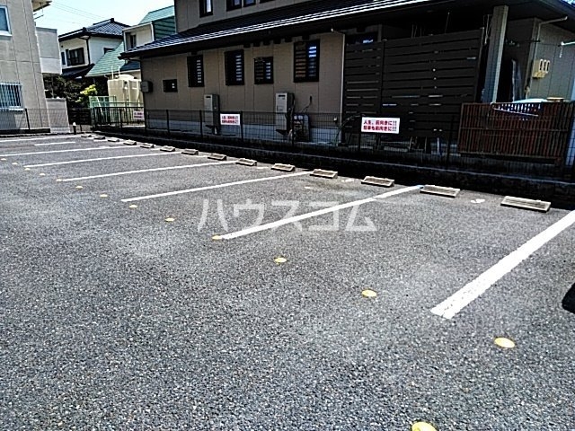 14/18 駐車場